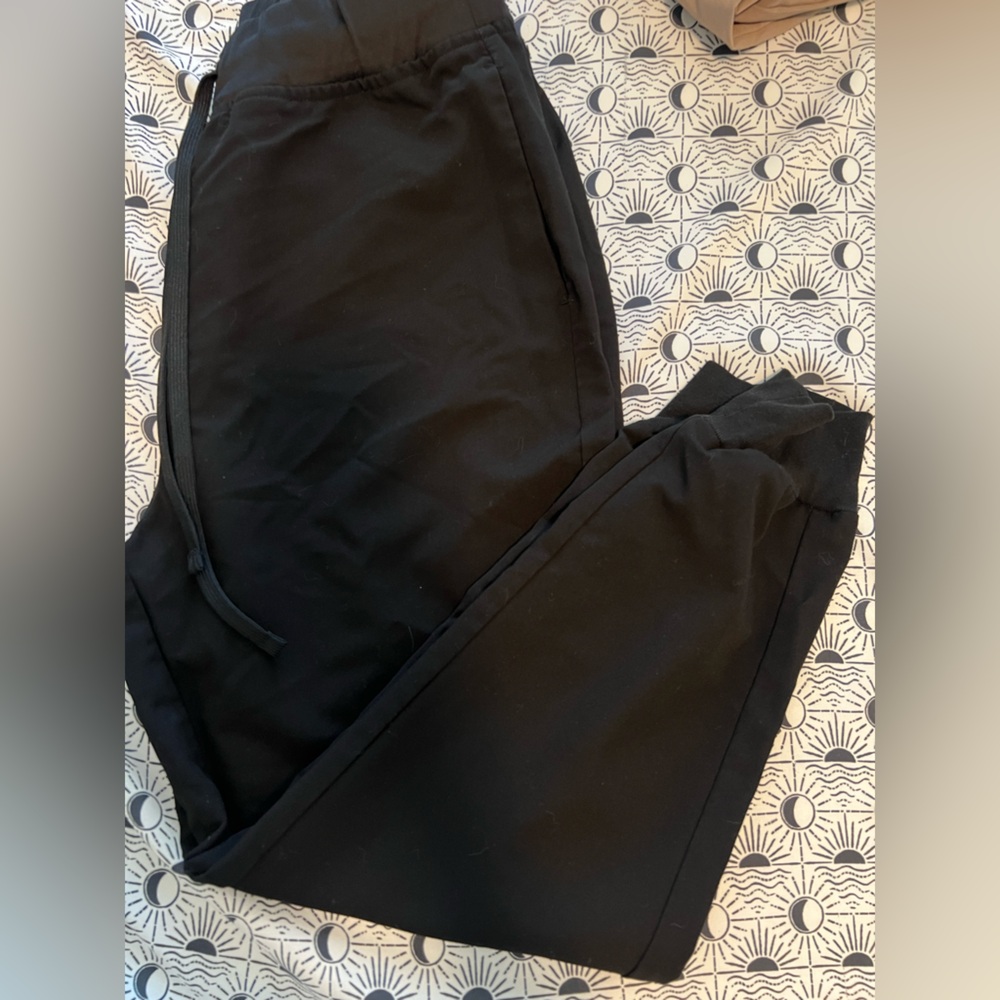 Mandala jogger scrub pants, size medium petite